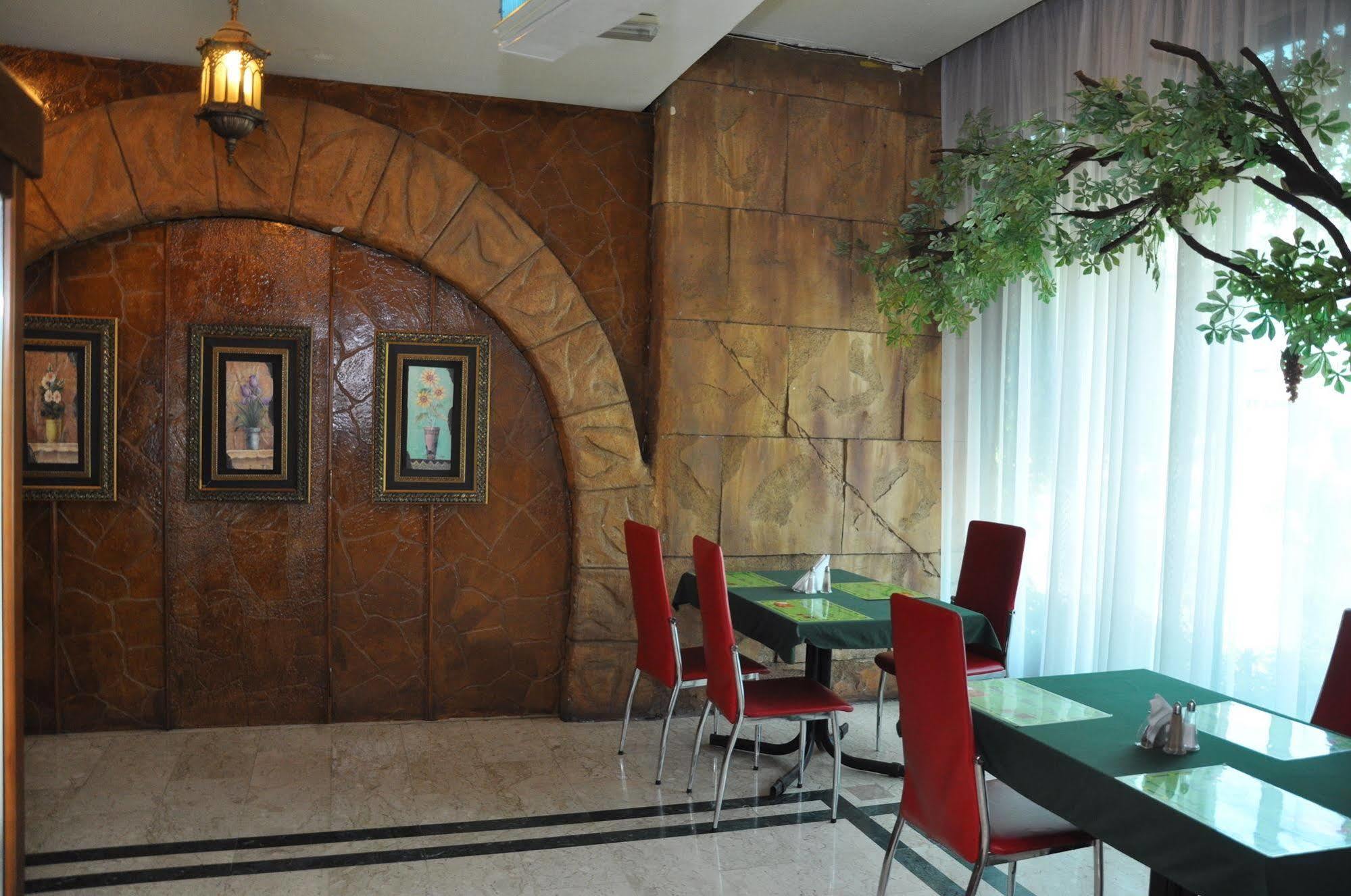 Claridge Hotel Дубай Екстер'єр фото